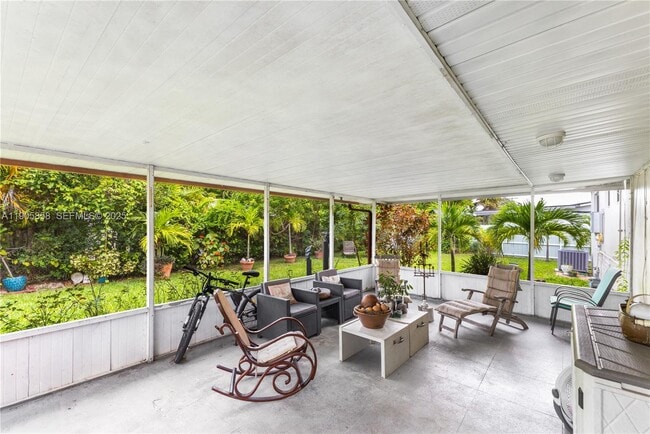 Building Photo - 8531 SW 27th Terrace