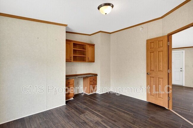 Building Photo - 15 W Redwood Ave
