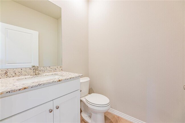 Building Photo - 1403 SW Casuarina Dr