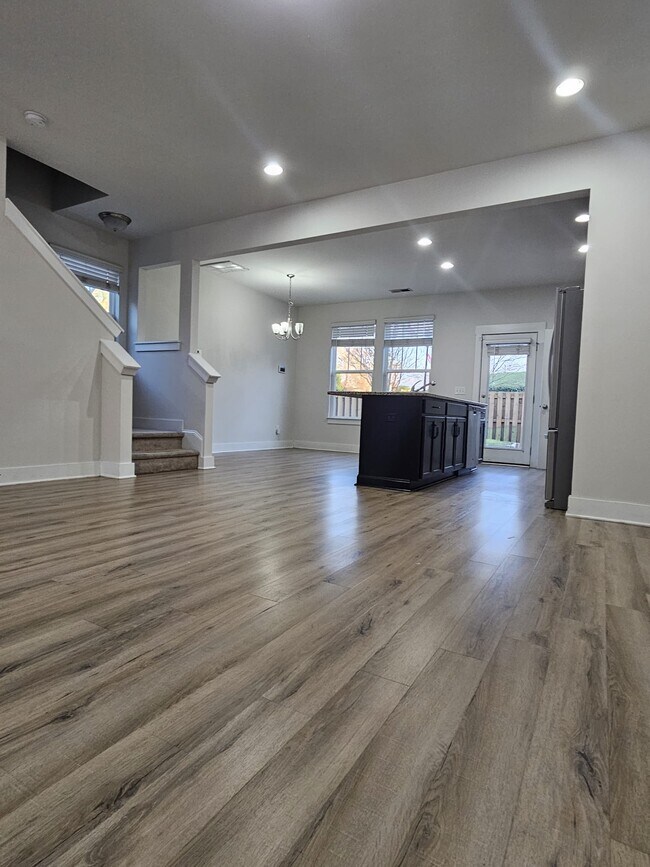 Building Photo - 114 Lerner Ct