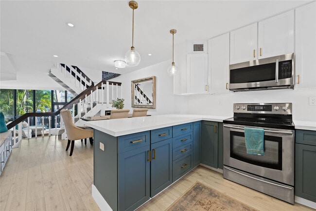 Building Photo - 3016 NE 49th St