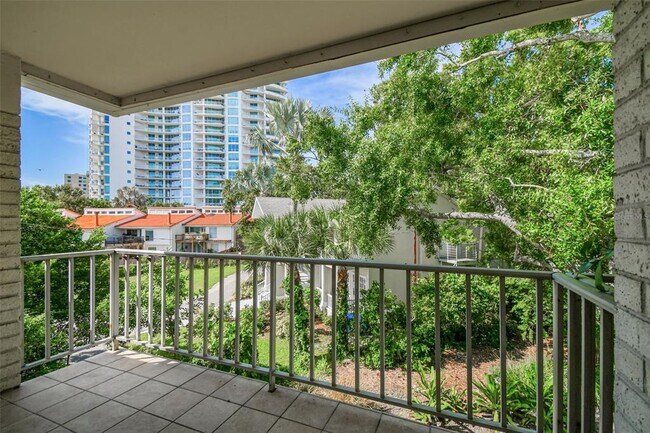 Building Photo - 3325 Bayshore Blvd