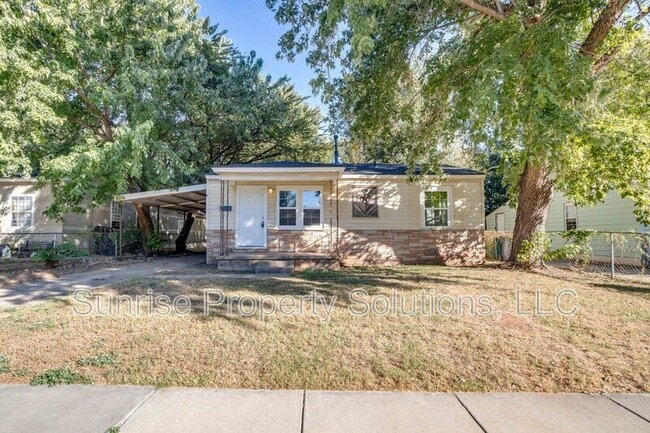 Building Photo - 3933 SW 24th St