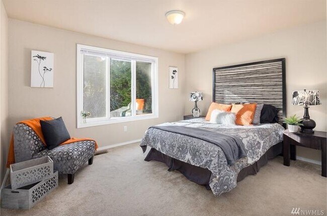 Building Photo - Bothell Home