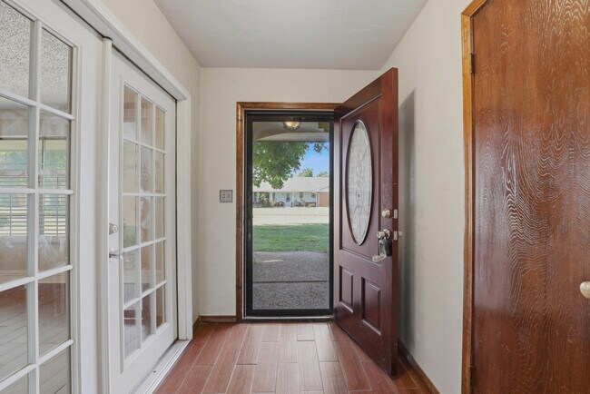 Building Photo - 2404 SW 79th St