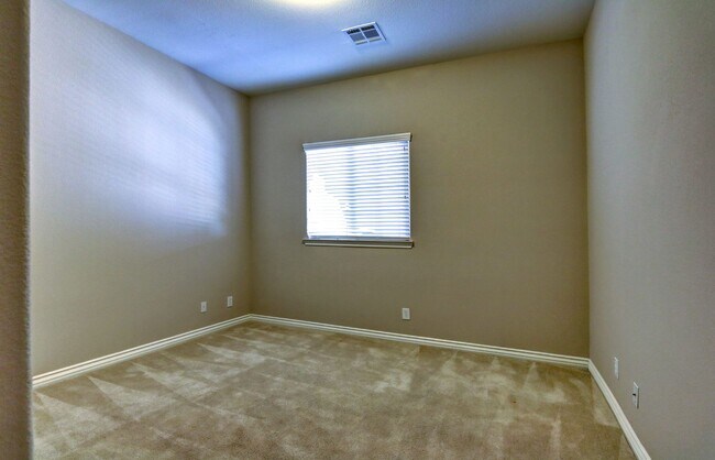 Building Photo - 7541 Prancing Pony Ct