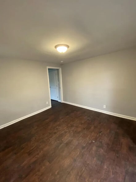 Building Photo - 606 Lester Rd