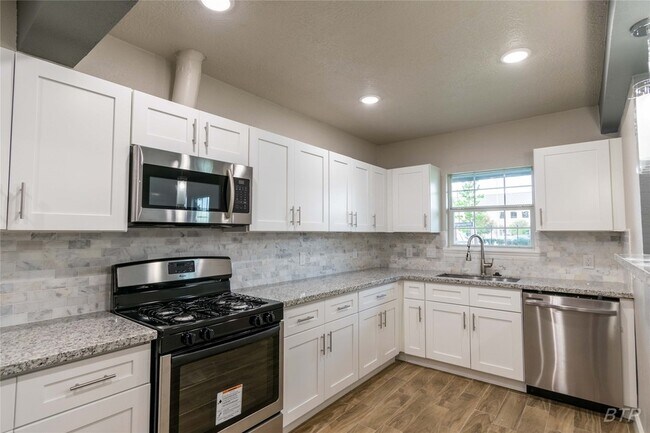 Building Photo - 3818 Blodgett St