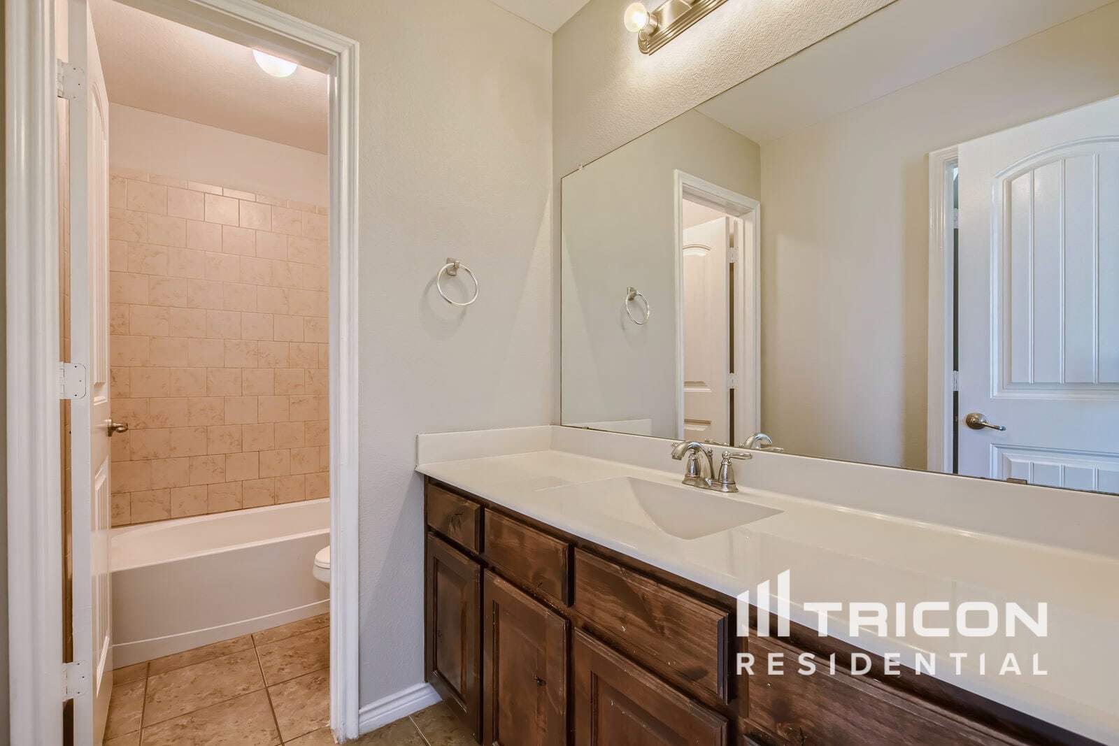 Building Photo - 1426 Rapids Ct