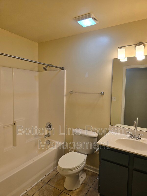 Building Photo - 5326 Eaton Cir