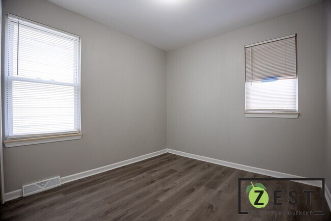 Building Photo - Beautiful house !!!!  OPEN HOUSE- 11/28 4PM-4:30PM