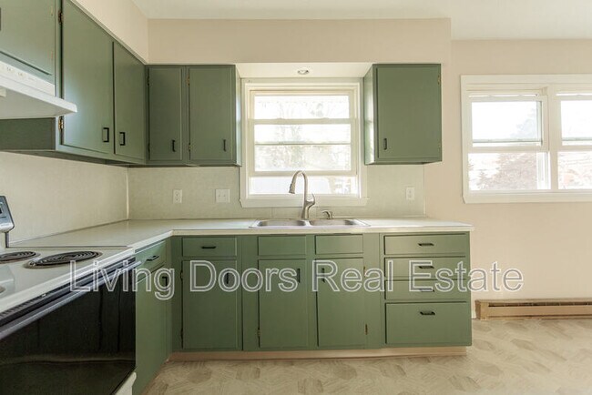 Building Photo - 402 W Eldora Ave