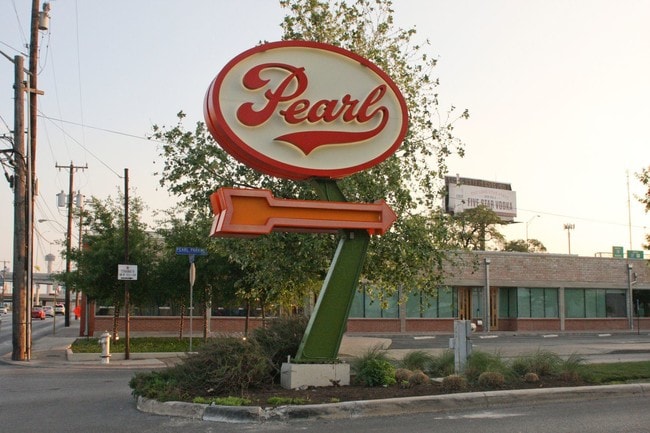 Building Photo - 119 Andrews