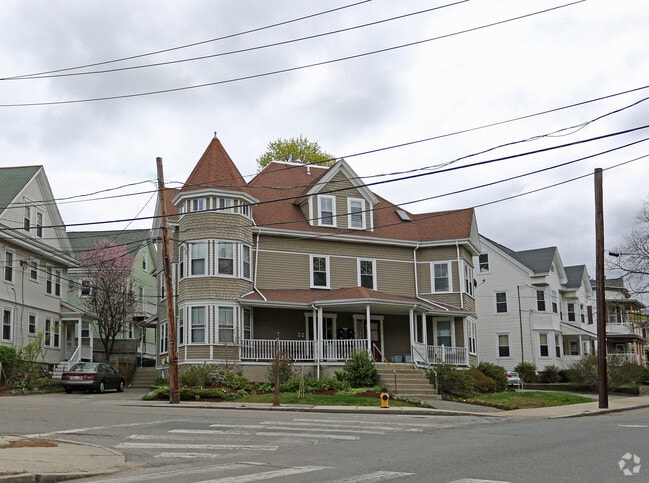 Building Photo - 342-344 Crescent St