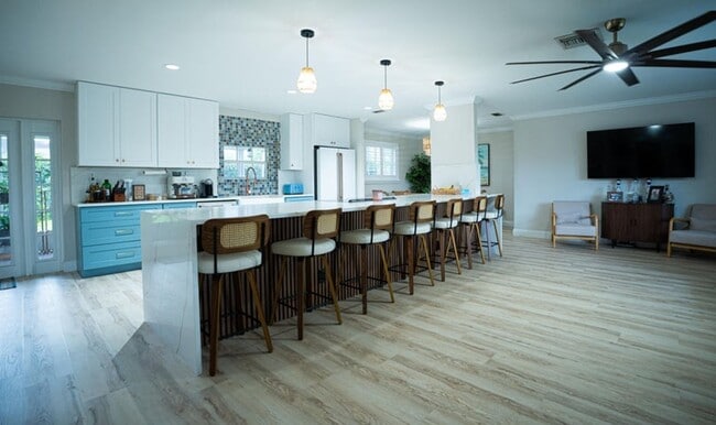 Building Photo - 79 W Rubber Tree Dr