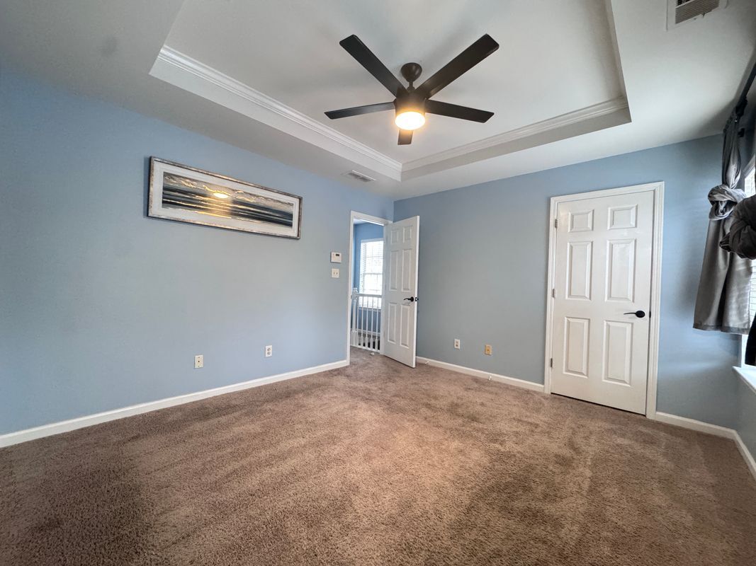 Building Photo - 5495 Hampton Ct