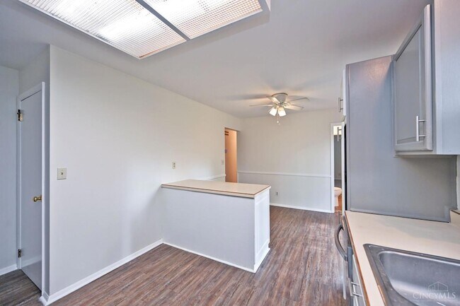 Building Photo - 1582 Turquoise Dr