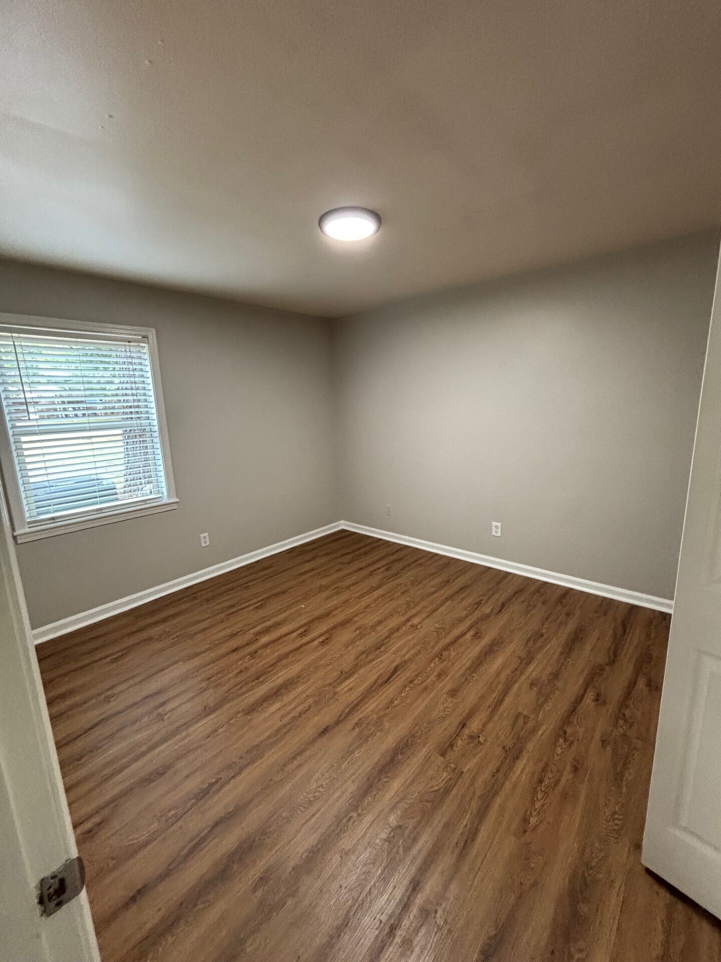 Building Photo - 1526 Charter East Cir