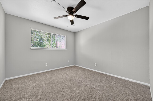 Building Photo - 5414 Spanish Oak Dr