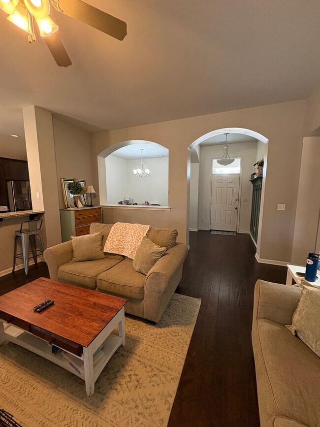 Building Photo - Woodland Creek Rental