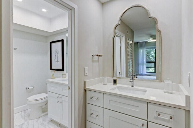 Building Photo - 206 Brackenwood Terrace