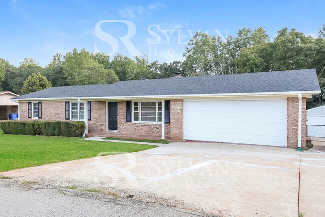 Building Photo - 413 Boling Rd