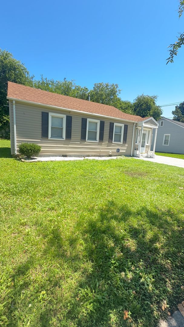 Building Photo - Cozy 2 Bed home Available Now!