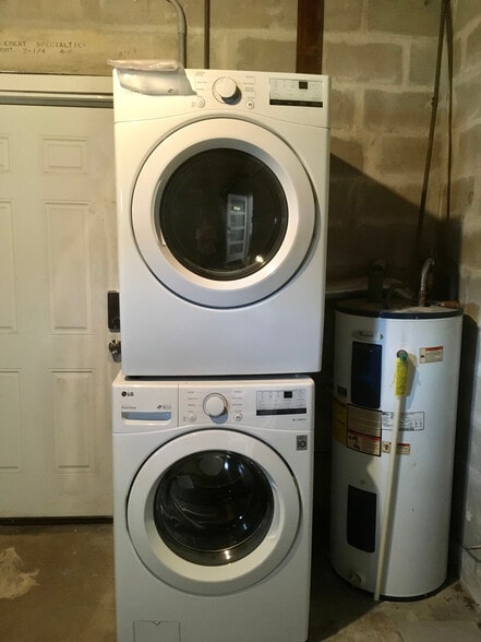 New LG washer & dryer - 658 64th Ave S