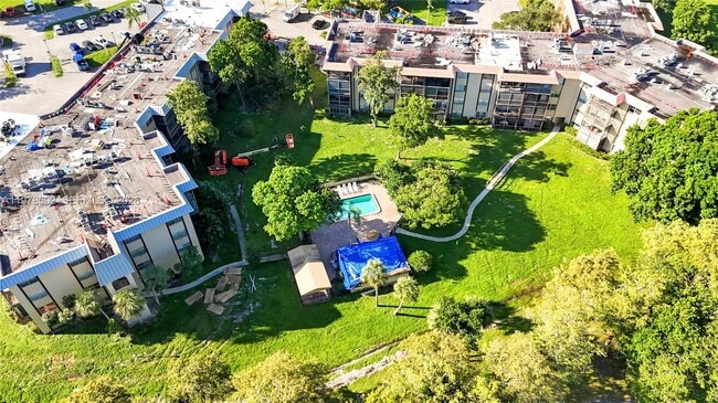 Building Photo - 6301 N Falls Cir Dr