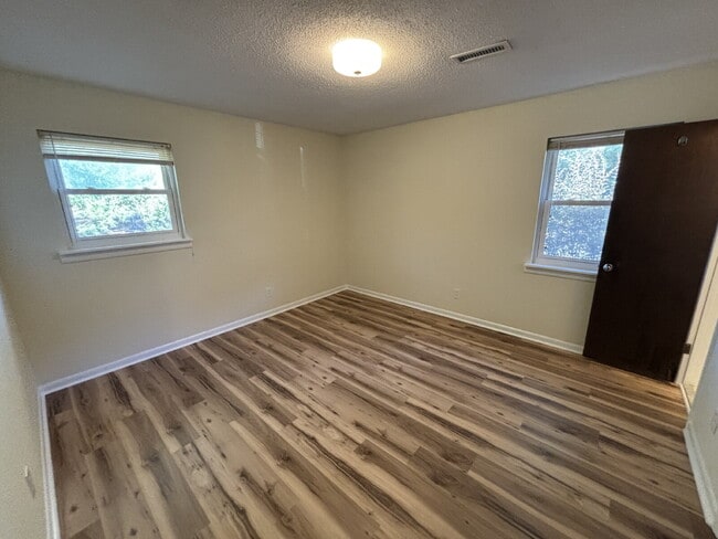 Building Photo - 761 Bob Hall Rd