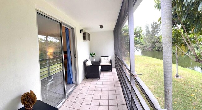 Building Photo - 63 Windsor C