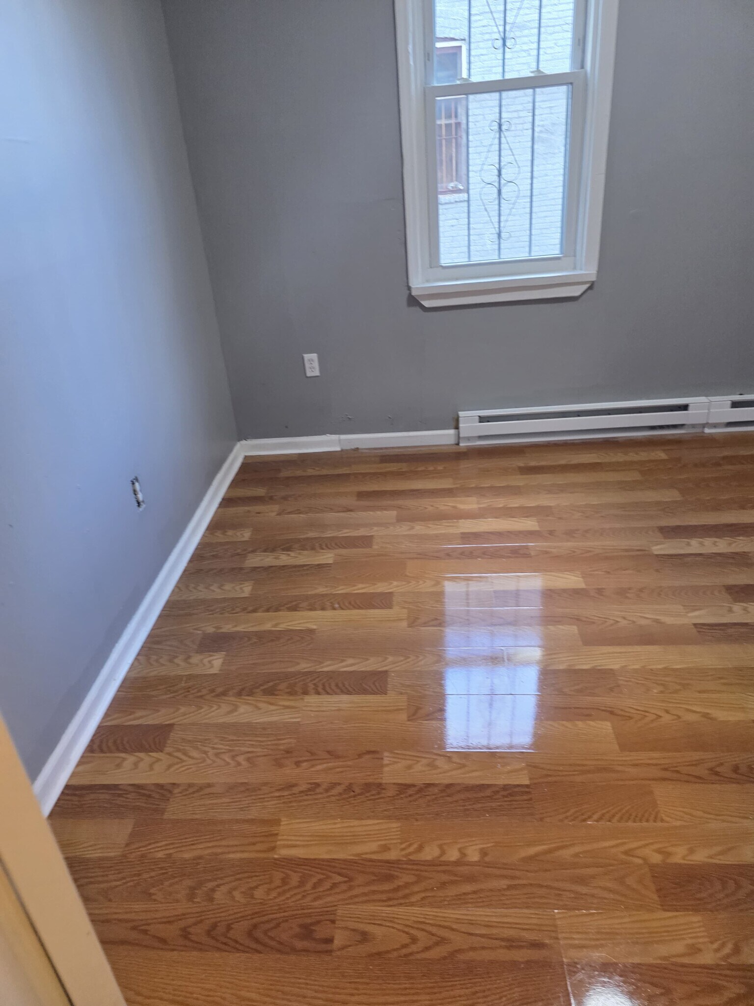 Building Photo - 706 Grove St