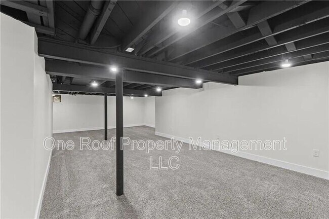 Building Photo - 8105 E 80th Terrace
