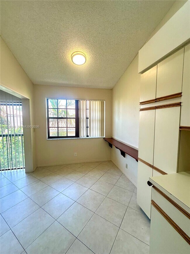 Building Photo - 3176 Arbor Ln