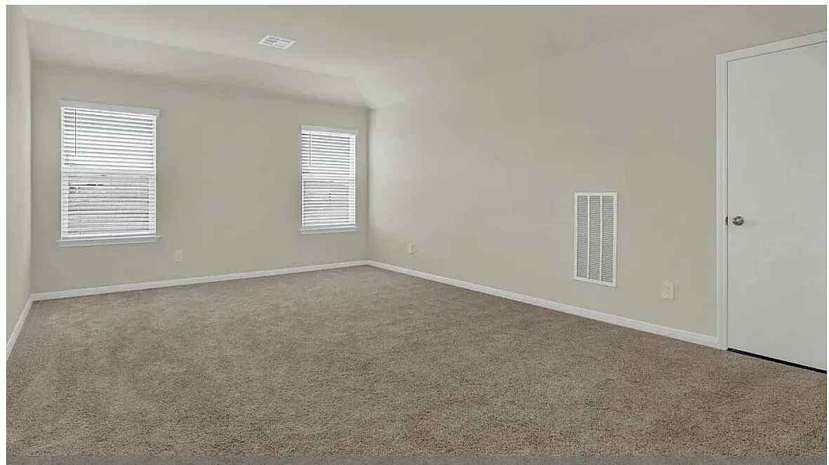 Building Photo - Room in House on Bethpage Dr