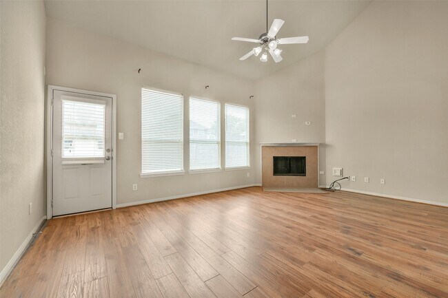 Building Photo - 1120 Lasso Ct