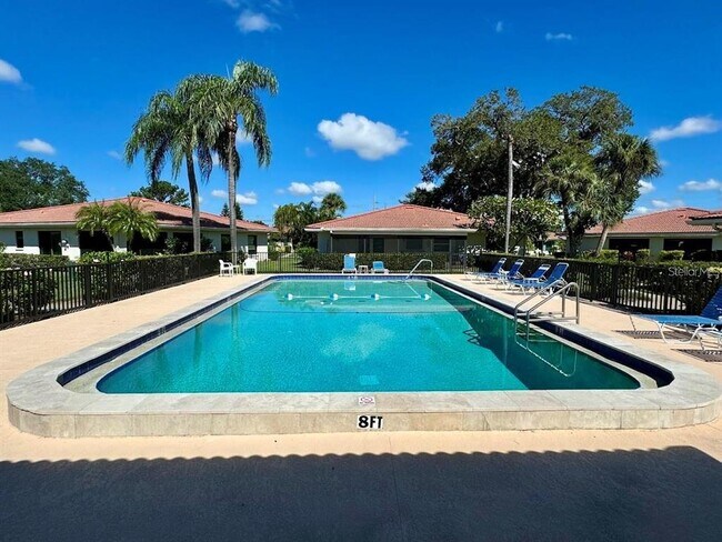 Building Photo - 5033 Vivienda Way