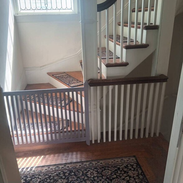 Building Photo - 29 Ogden St