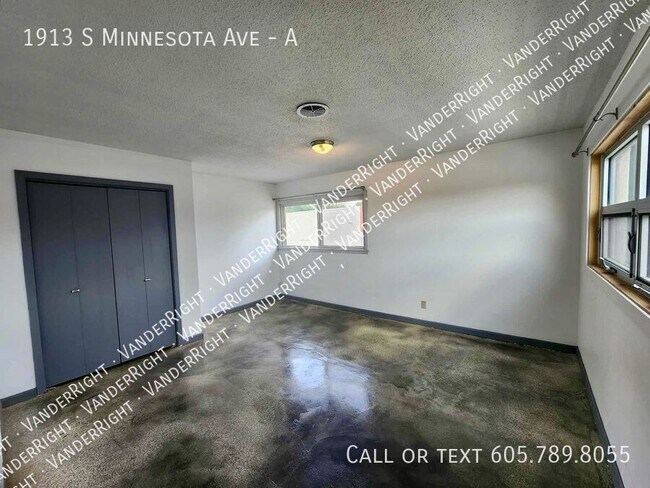 Building Photo - 1913 S Minnesota Ave