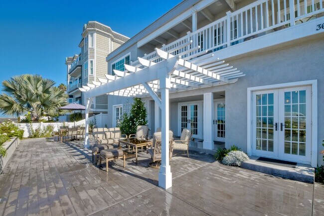 Building Photo - 3690 Carlsbad Blvd