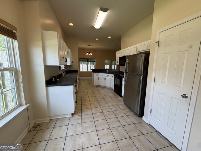 Building Photo - 607 Victorias Cir