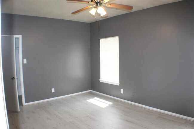 Building Photo - 7342 Regency Square Ct