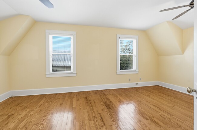 Building Photo - 1301 Clarke St