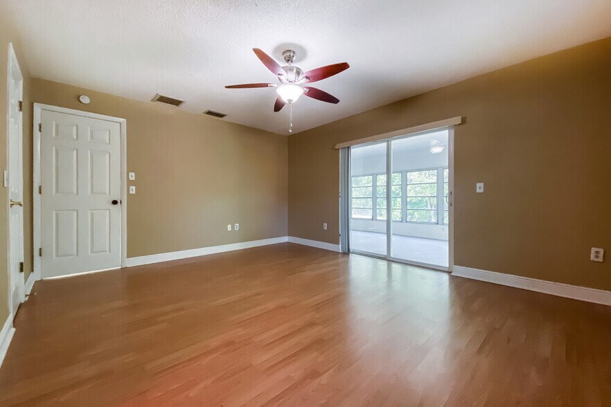 Building Photo - 11351 Collingswood St