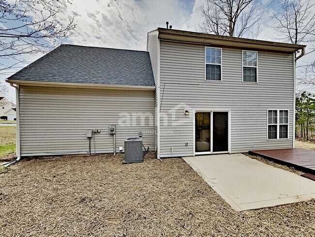 Building Photo - 900 Crowders Woods Dr