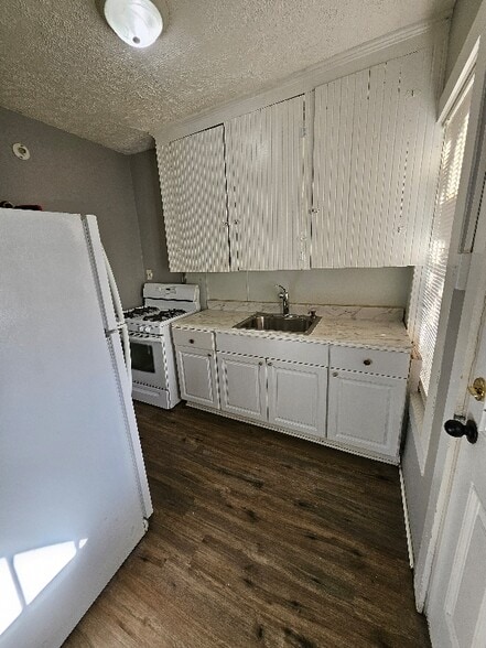 Building Photo - 287 Lake Ave