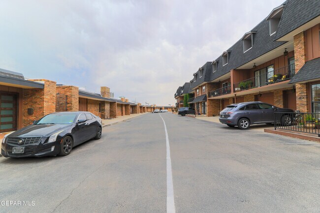 Building Photo - 4800 N Stanton St