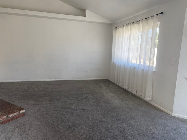 Building Photo - Single Family One-Story Home Available!!!