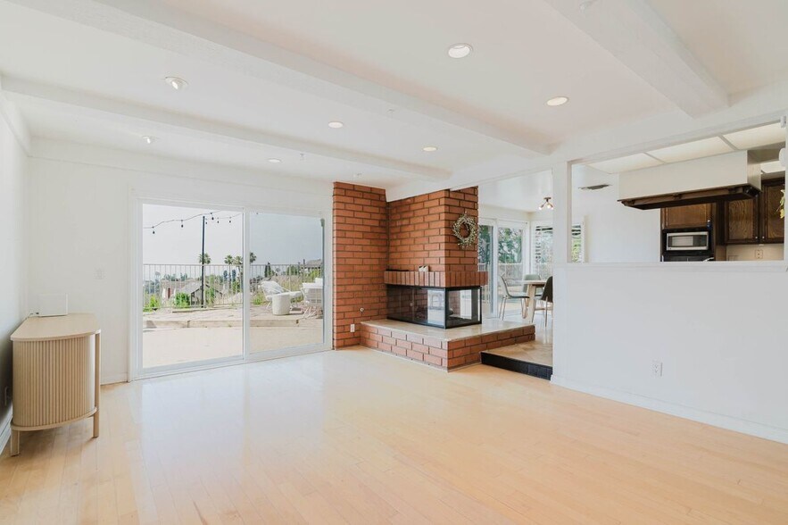 Building Photo - 906 Whitehaven Terrace