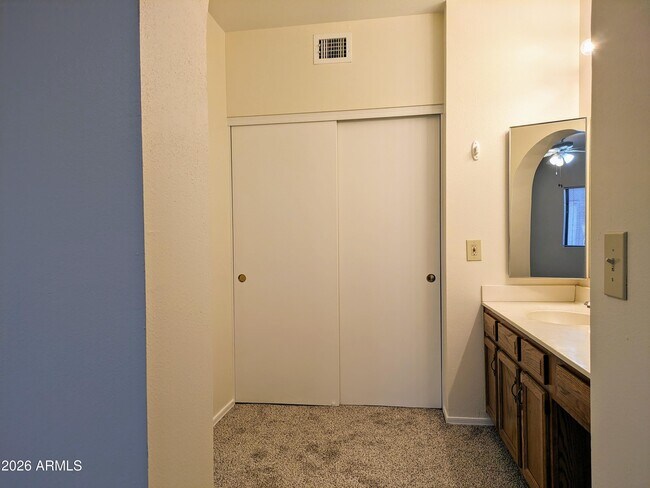 Building Photo - 6550 N 47th Ave